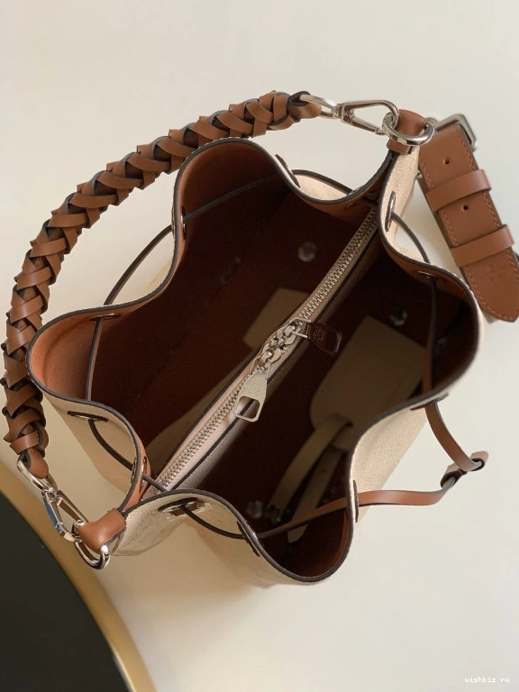 WIS VUITTON MURIA LOUIS 0119